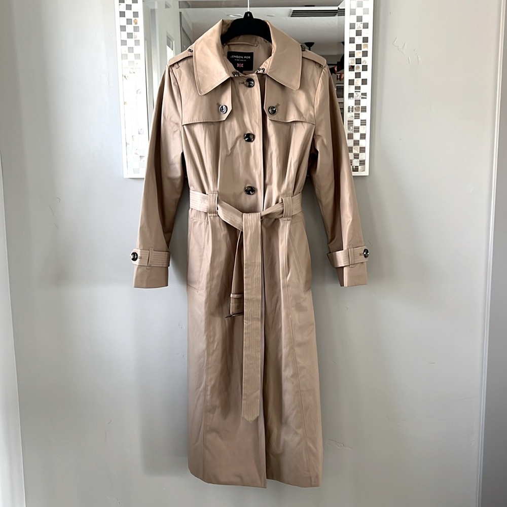 Women’s lined London Fog trench coat.